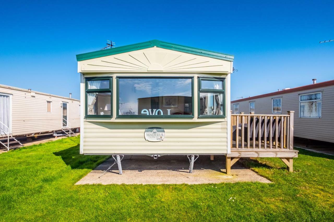 Hotel Caravan Beach Holiday Saint Osyth Exterior foto