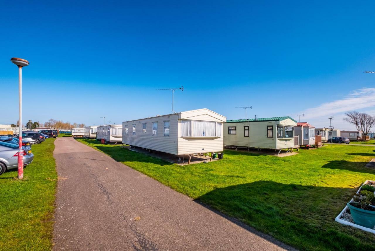 Hotel Caravan Beach Holiday Saint Osyth Exterior foto
