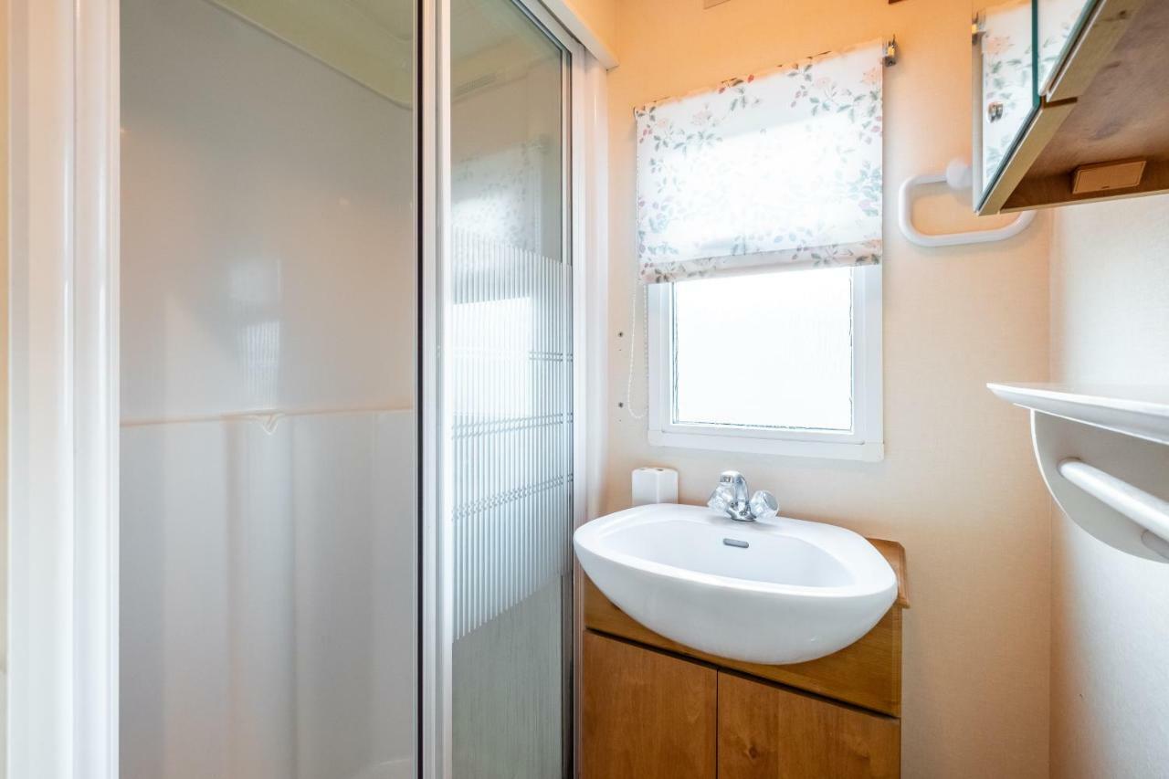 Hotel Caravan Beach Holiday Saint Osyth Exterior foto